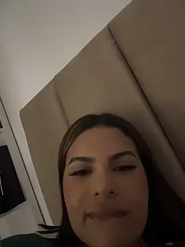 Irina_Velvett Adlı Modelin Canlı XXX Sohbeti