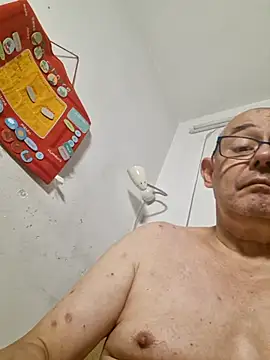 Marlon92700's Live XXX Chat