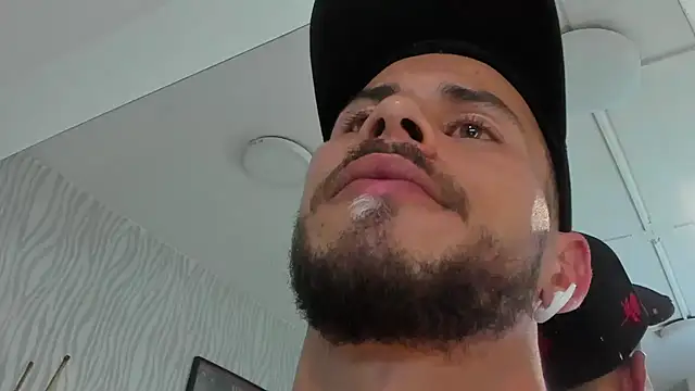 XXX chat uživo modela dylan_jacobx