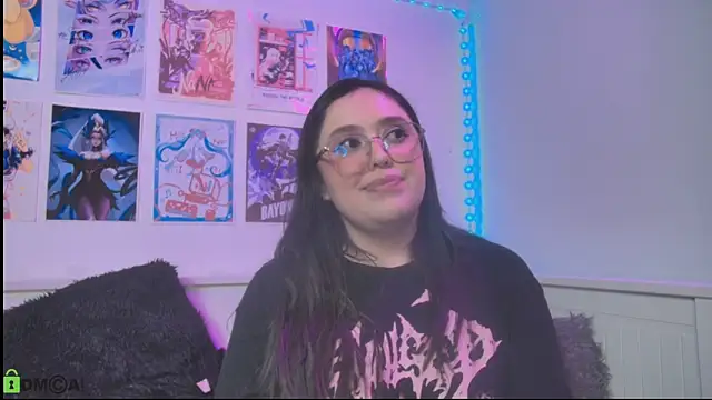 snowblack_ live XXX chat