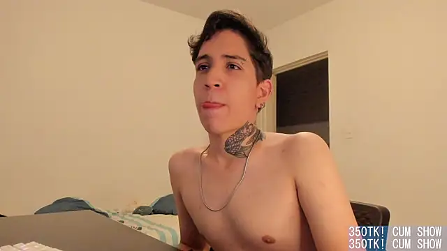 Michael_v77 live XXX chat