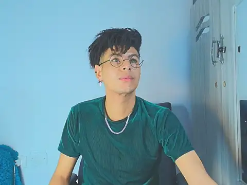 Chat XXX ao vivo de ThiiagoSaeenz