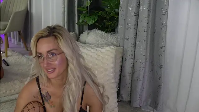 IsabelleEthan's Live XXX Chat
