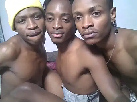 Czat XXX na żywo – threemanias