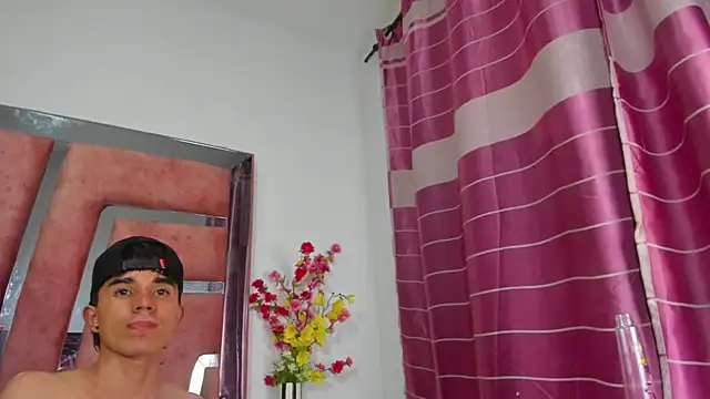 MaximumSteel_ live XXX chat