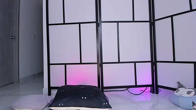 XXX chat uživo modela damnliciousss