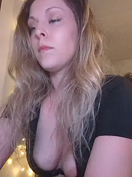 Chat XXX en directo de SavageHouseTV
