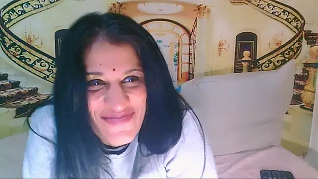 IndianSexcSmyle Adlı Modelin Canlı XXX Sohbeti