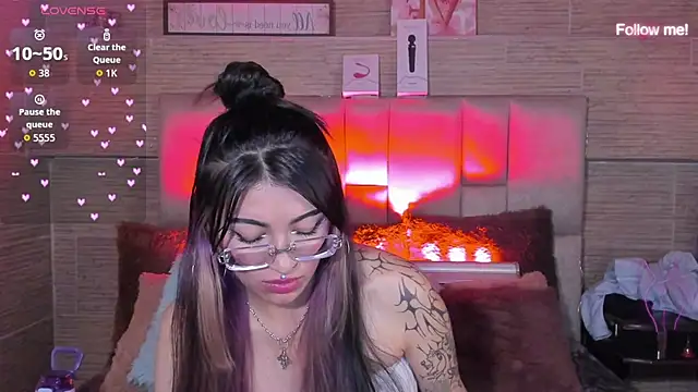 Chatroom XXX en direct de mia_devine_
