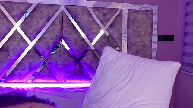 AmmyJones_'s Live XXX Chat