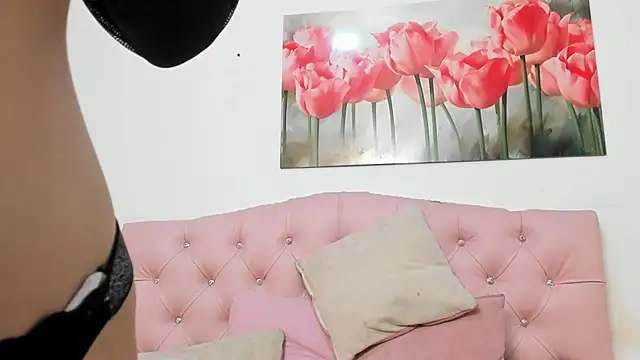 pinky_f00x's Live XXX Chat