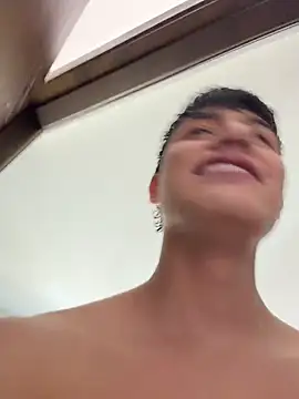Lander_Cruz's Live XXX Chat