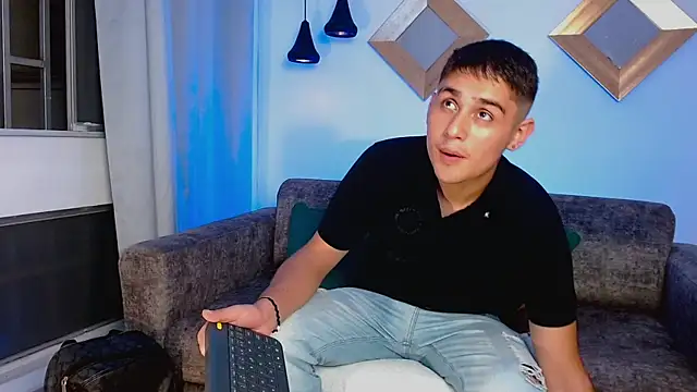 XXX chat uživo modela ElianCruzz