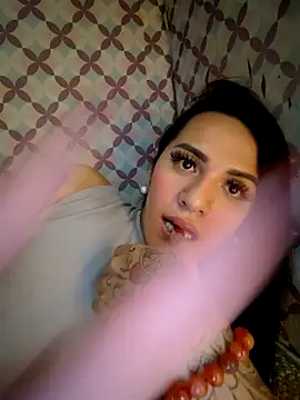 Yourbabyshane Chat XXX live