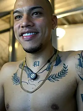 AlphaMasterXxx Chat XXX live