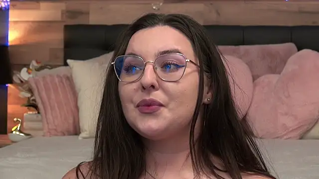 Mia_Swano Adlı Modelin Canlı XXX Sohbeti