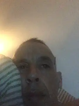 Pertunjukan Kamera Web demongentil