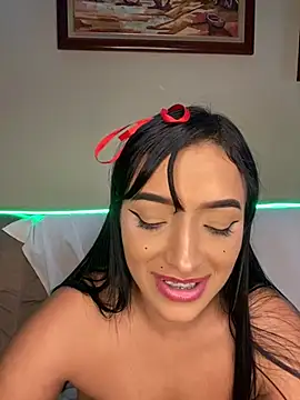 SaharQamar's Live XXX Chat