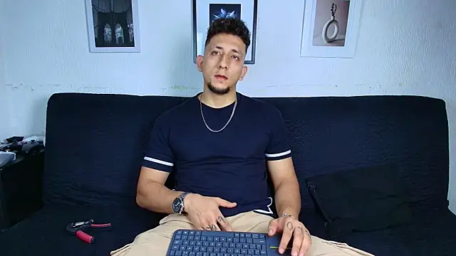 Sr_Maykol live XXX chat
