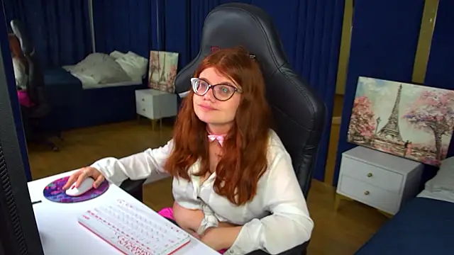 ChloeHalses Chat XXX in diretta