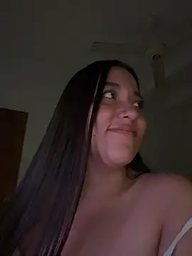 Nhefertary Adlı Modelin Canlı XXX Sohbeti