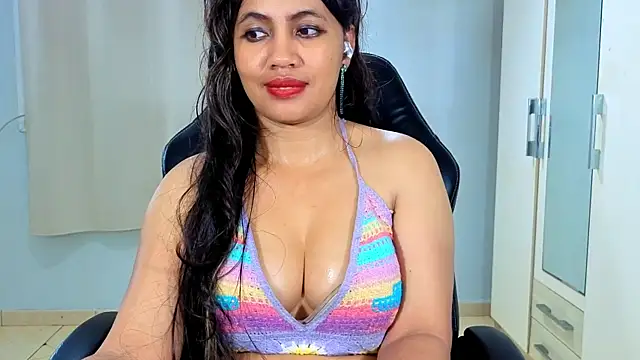 Chat +18 de FannyXhot ao vivo