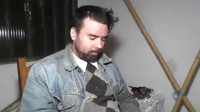 XXX chat uživo modela Smoker_lounge