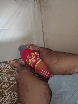 INDIAN_CHEESY-BOSS Adlı Modelin Canlı XXX Sohbeti