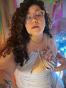Czat XXX na żywo – CurlyMilf_Vannexxxa