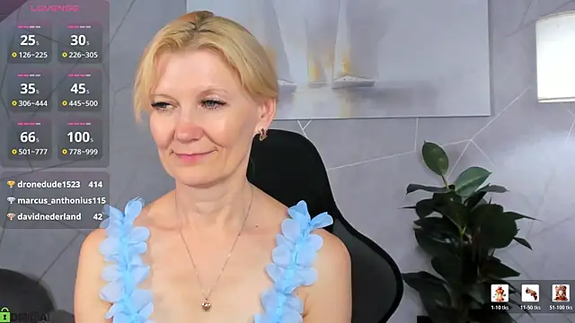 Julie_LucasのライブXXXチャット