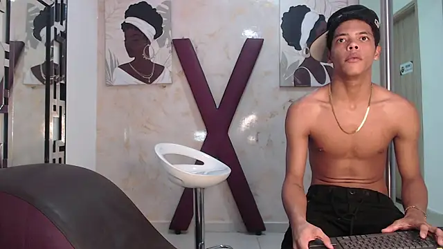 PRETTY_FEM Live XXX Chat