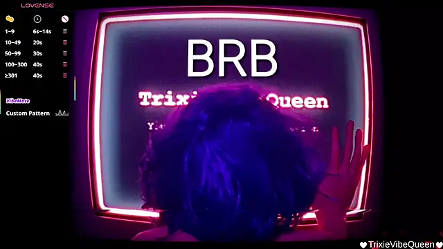 TrixieVibeQueen Adlı Modelin Canlı XXX Sohbeti