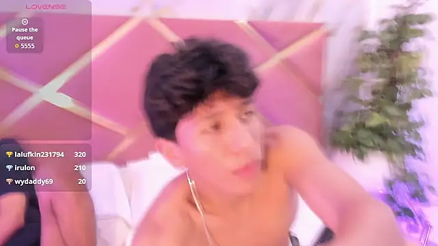 Good_boyss_ élő XXX-chatje