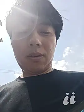 whitebriefboyのライブXXXチャット