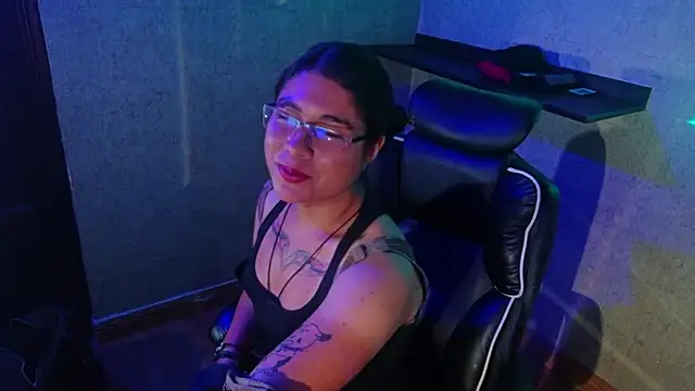 ravenmyth's Live XXX Chat