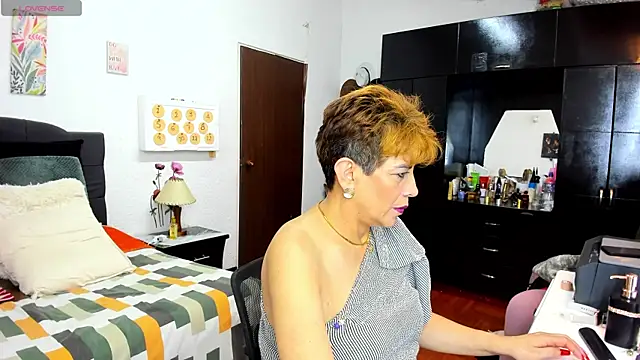 Angelina_Stone_65のライブXXXチャット