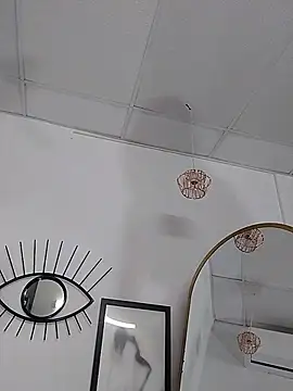 חדר צ'אט בשידור חי של Sofia_Angel_1