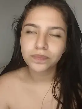 LinaColombianGirl – Naživo XXX chat