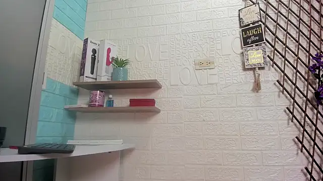 XXX chat uživo modela SALOME_KORLAND