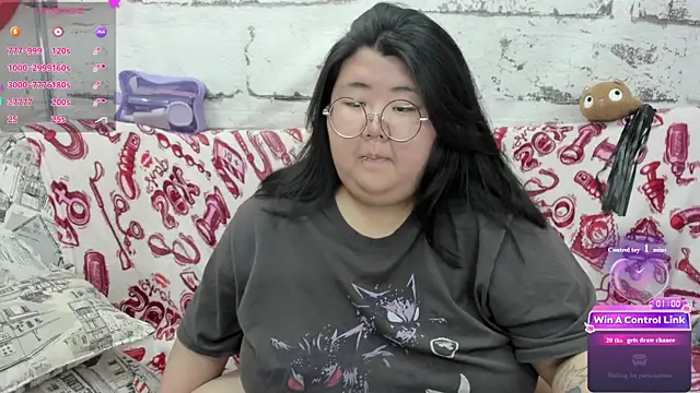 Nadine_asian Chat XXX in diretta