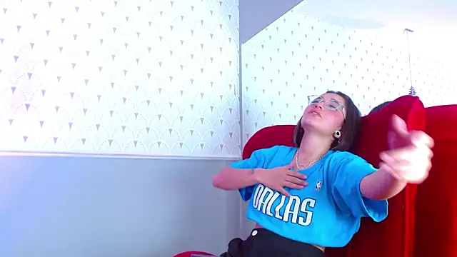 MoreAlice Adlı Modelin Canlı XXX Sohbeti
