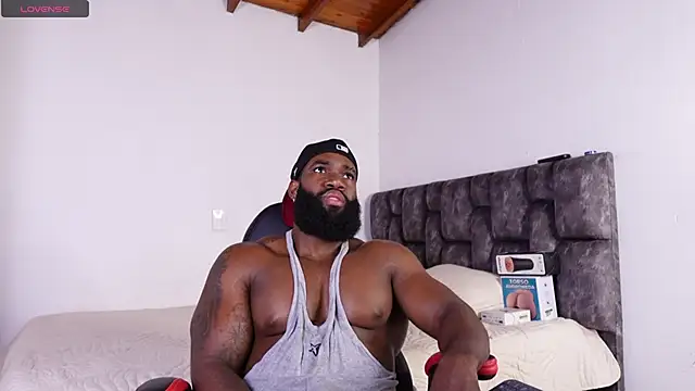 Chat +18 de james_musclebbc ao vivo