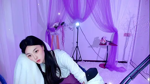 XXX chat uživo modela Tili_Lucky