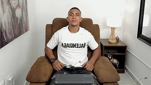 XXX chat uživo modela Chirs_Arthus