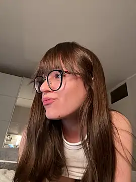 Tenderlyyyyybae Adlı Modelin Canlı XXX Sohbeti