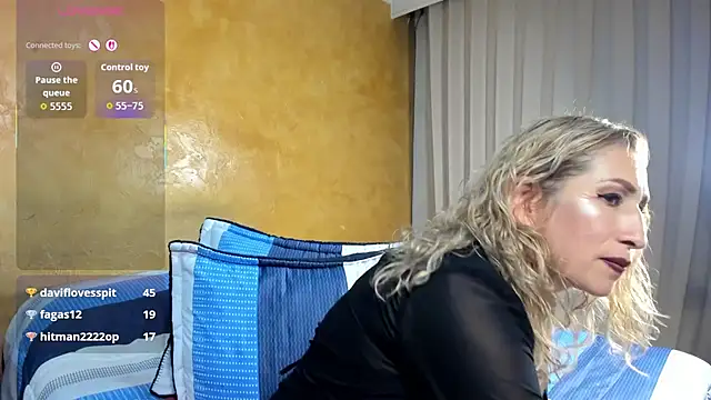 LilyQueen_cg Adlı Modelin Canlı XXX Sohbeti