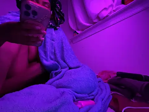 TheRealOshunQueen Chat XXX in diretta
