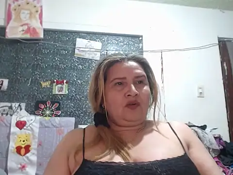 Chatroom XXX en direct de Perla1981--