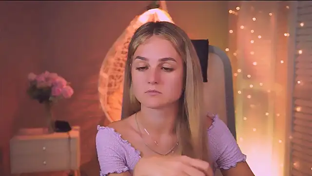DeboraLarson Adlı Modelin Canlı XXX Sohbeti