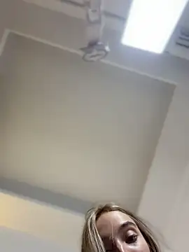צ'אט XXX בשידור חי של AnnyShore